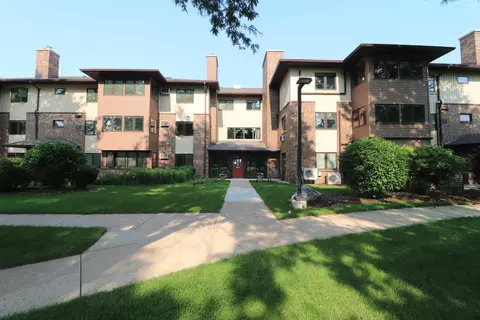 1 Maple Wood Ln #202, Madison, WI 53704
