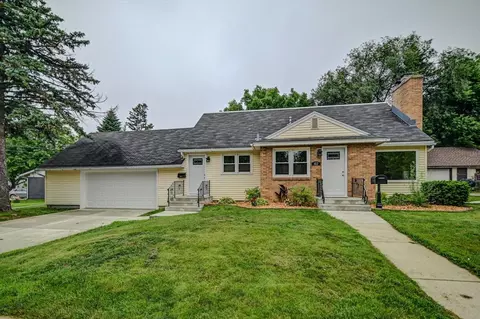 412 Martin St, Sun Prairie, WI 53590