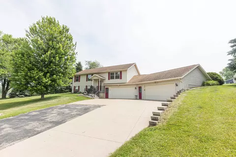 2050 Gretchen Ct, Cuba City, WI 53807