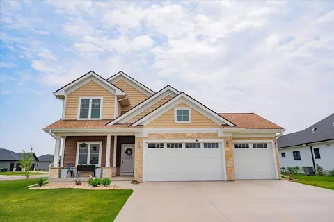 204 Chickadee Ln, Sauk City, WI 53583