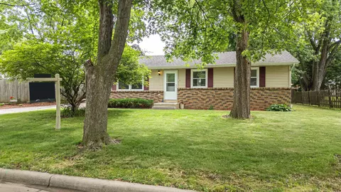 2109 S Marion Ave, Janesville, WI 53546