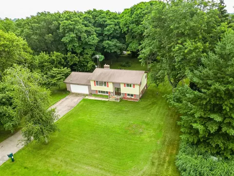 2743 Bluebird Ln, Cottage Grove, WI 53527