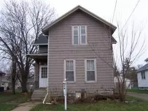 1009 Otter Ave, Oshkosh, WI 54901