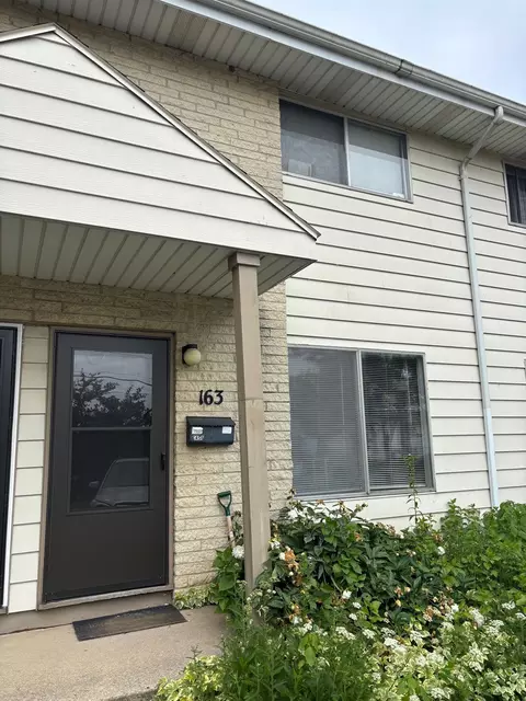 163 Lakewood Gardens Cir, Madison, WI 53704