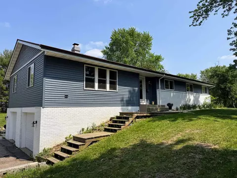 1446 N Austin Rd, Janesville, WI 53548