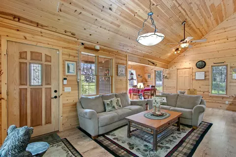1866 S Dixie Ct, Friendship, WI 53934