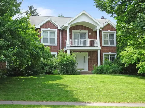 7410 Welton Dr, Madison, WI 53719