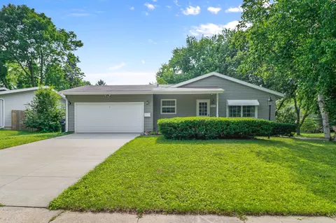 1602 Golden Oak Ln, Madison, WI 53711