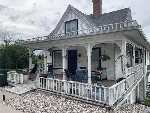 124 W Jackson St, Ripon, WI 54971