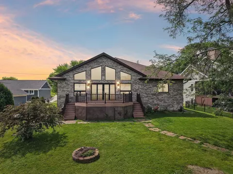 2106 Barber Dr, Stoughton, WI 53589