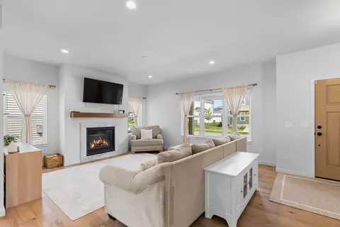 4869 Tat Soi Rd, Madison, WI 53711