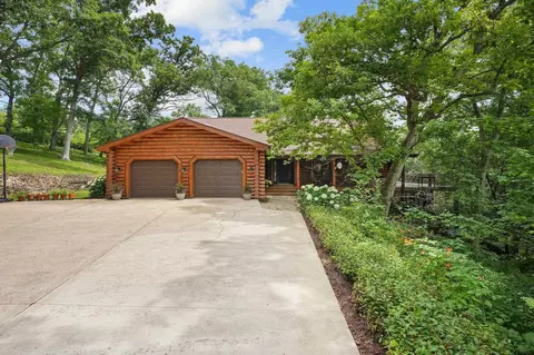 1851 Twin Bridge Rd, Mineral Point, WI 53565