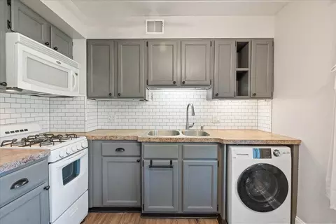 3 Sherman Ter #3, Madison, WI 53704