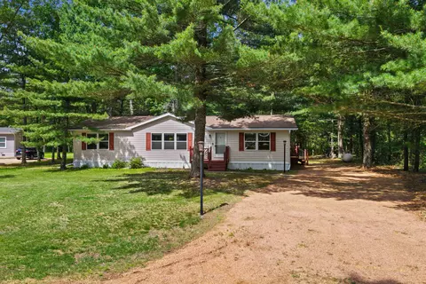527 Feather Trl, Nekoosa, WI 54457