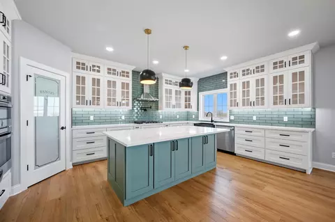 5836 Golden Guernsey Ct, Waunakee, WI 53597