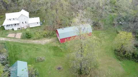 10627 Zanon Dr, Cazenovia, WI 53924
