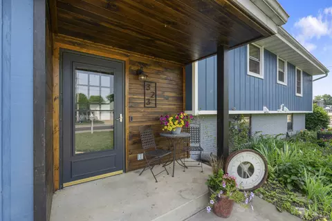 323 E Park Ave, Monticello, WI 53570