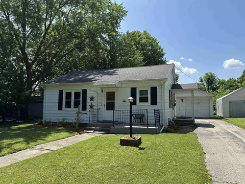 1515 Hamilton Ave, Janesville, WI 53548