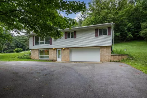 23741 Covered Bridge Dr, Richland Center, WI 53581