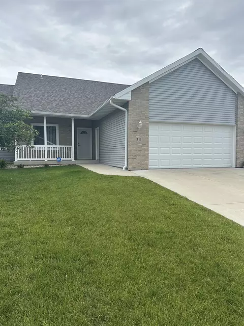311 Pebble Brook Ln, Lodi, WI 53555