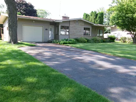 116 Mohawk Dr, Beaver Dam, WI 53916