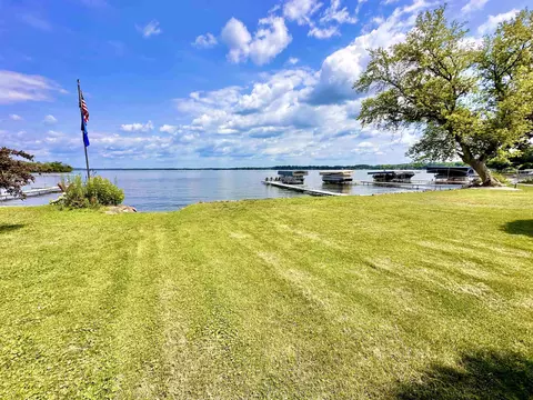 2100 Barber Dr, Stoughton, WI 53589