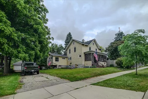 517 S Monroe St, Stoughton, WI 53589
