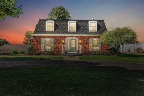 1813 Skyline Dr, Stoughton, WI 53589