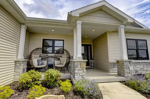 212 Chickadee Ln, Sauk City, WI 53583