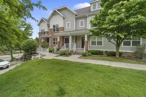 719 Cricket Ln #5, Middleton, WI 53562