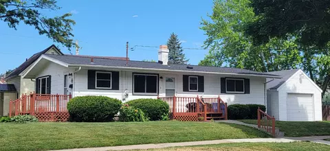 623 2nd St, Baraboo, WI 53913