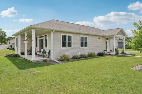 104 Oakview Dr, Rio, WI 53960
