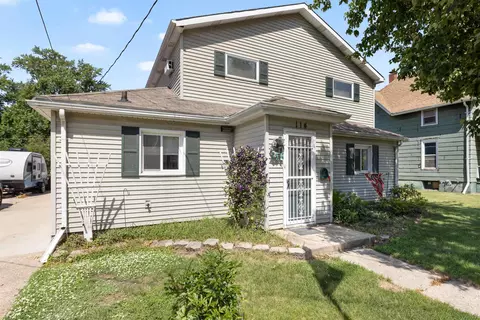 114 S Adam St, South Beloit, IL 61080