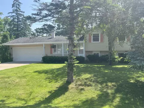 510 Hawthorne Dr, Omro, WI 54963