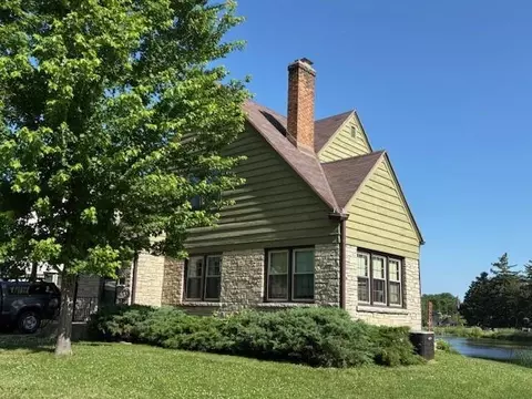 334 E Water St, Ripon, WI 54971