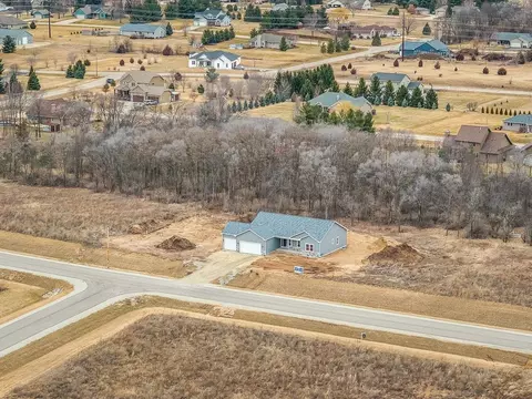 View/Area - 3286 W Prairie Grove Ln, Beloit, WI 53511 photo 2 of 10