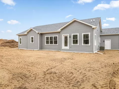 Exterior - 3286 W Prairie Grove Ln, Beloit, WI 53511 photo 6 of 10