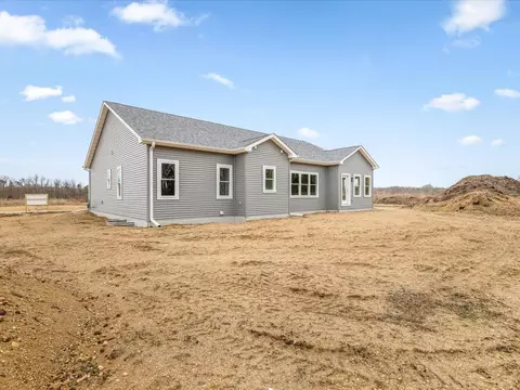 Exterior - 3286 W Prairie Grove Ln, Beloit, WI 53511 photo 8 of 10