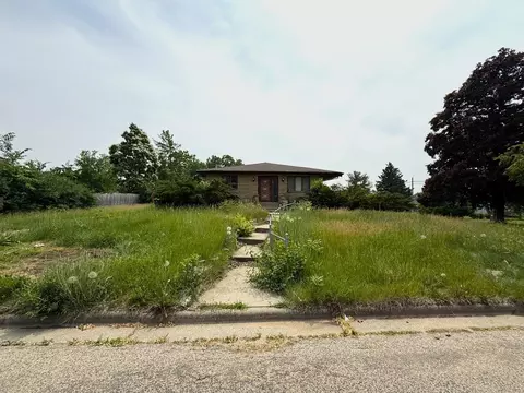 908 14th St, Brodhead, WI 53520