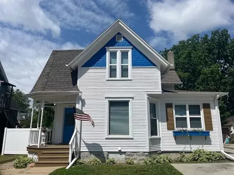 309 S Madison St, Evansville, WI 53536
