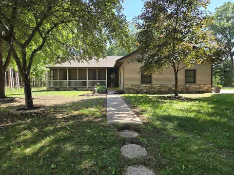 815 S Godwin Cir, Friendship, WI 53934