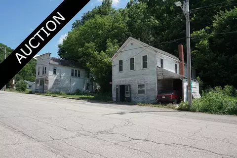 13183 Main St, Glen Haven, WI 53810