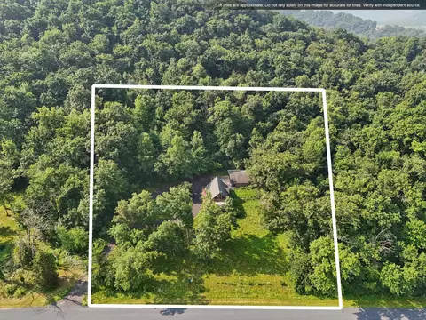 7409 Timberline Trl, Arena, WI 53503