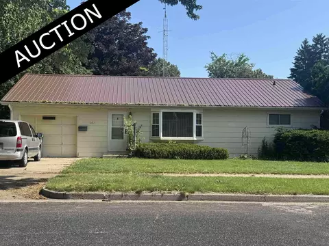 1037 Seymour St, Reedsburg, WI 53959