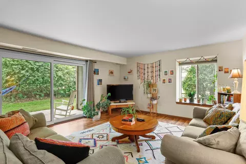 2827 Century Harbor Rd #2, Middleton, WI 53562