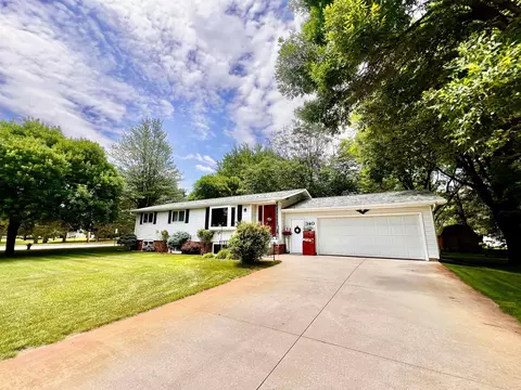 340 Hampton Cir, Nekoosa, WI 54457