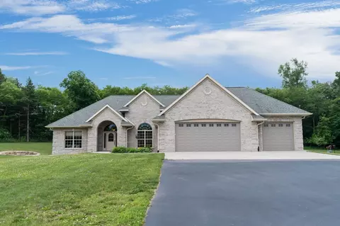 w6293 Military Road, Portage, WI 53901