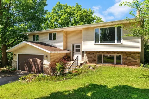 5592 Ralph Rd, Oregon, WI 53575