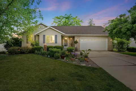 323 Overlook Ter, Marshall, WI 53559