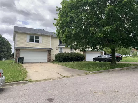 1627-1629 Rustic Dr, Sun Prairie, WI 53590